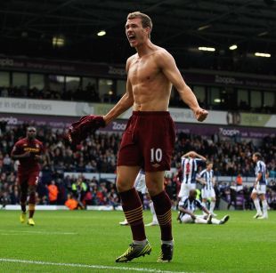 共揽三项